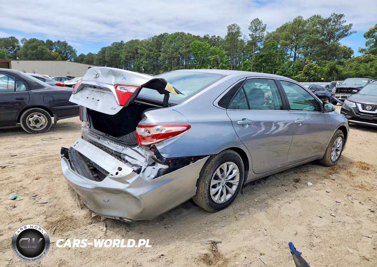 2017 Toyota Camry Le VIN:4T1BF1FK2HU676200 - 3