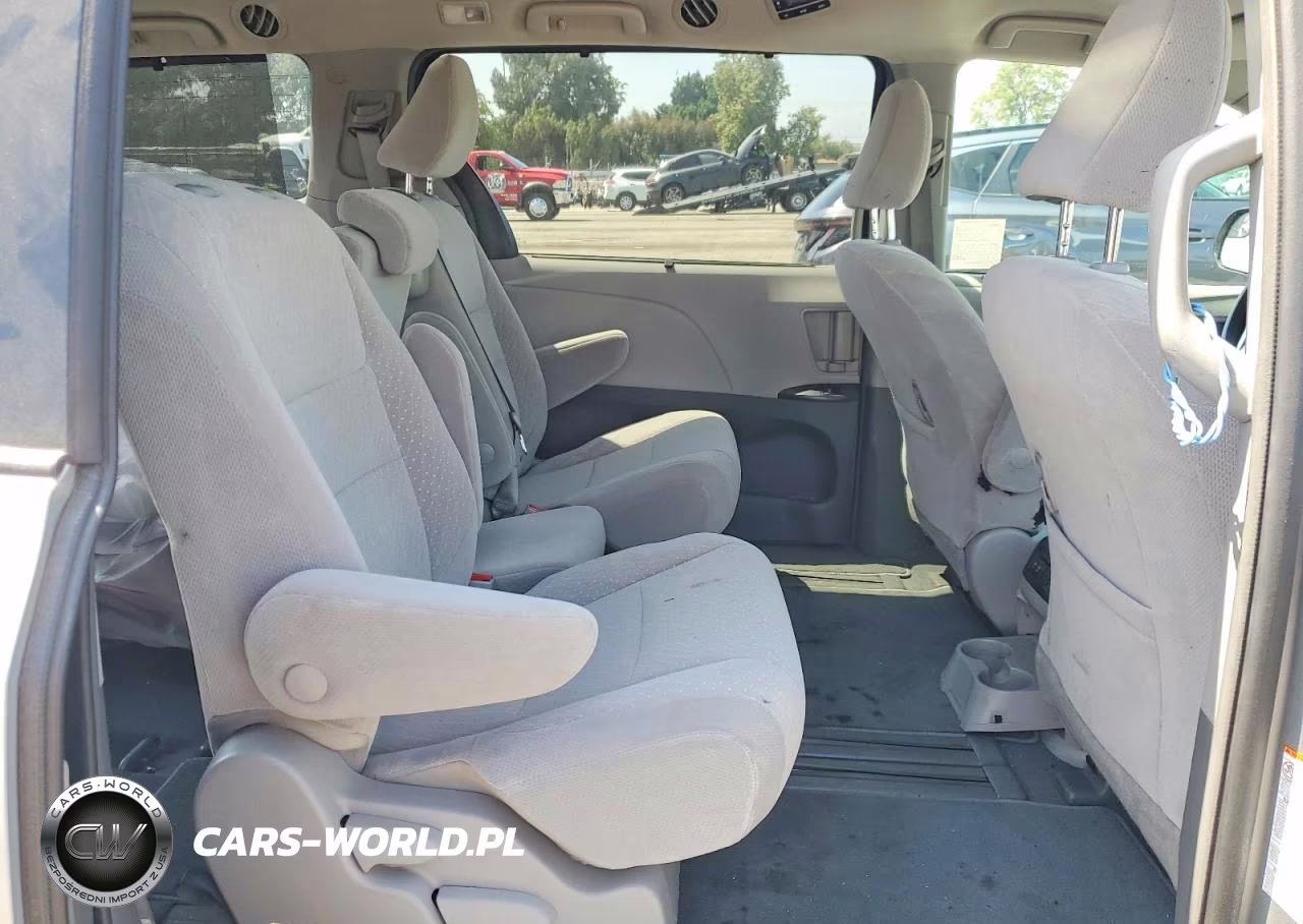 2019 Toyota Sienna Le VIN:5TDKZ3DC5KS993841 - 11