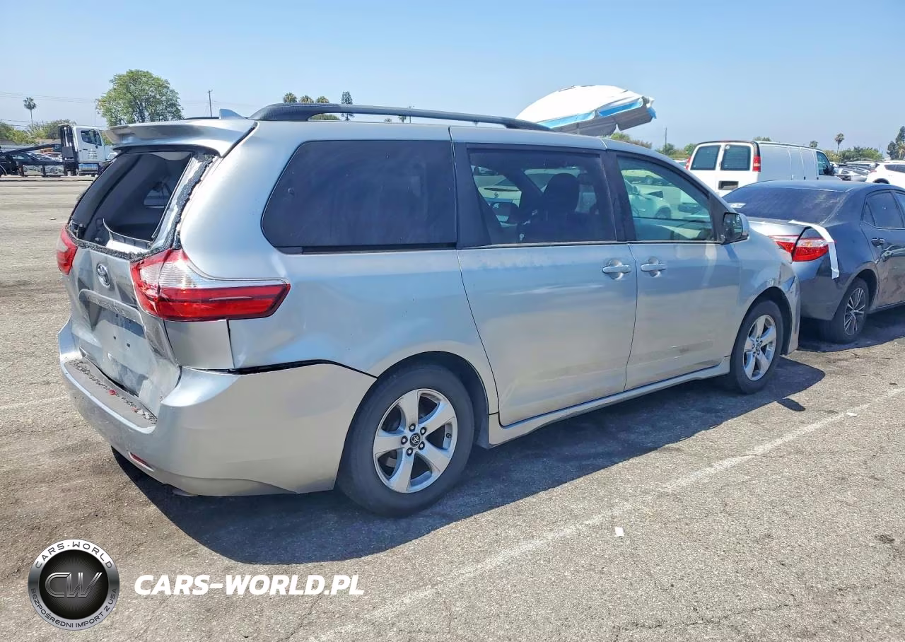 2019 Toyota Sienna Le VIN:5TDKZ3DC5KS993841 - 3