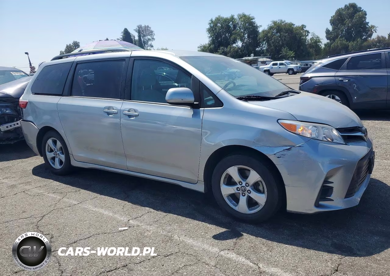 2019 Toyota Sienna Le VIN:5TDKZ3DC5KS993841 - 4