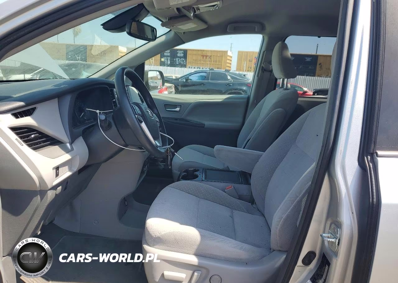 2019 Toyota Sienna Le VIN:5TDKZ3DC5KS993841 - 7