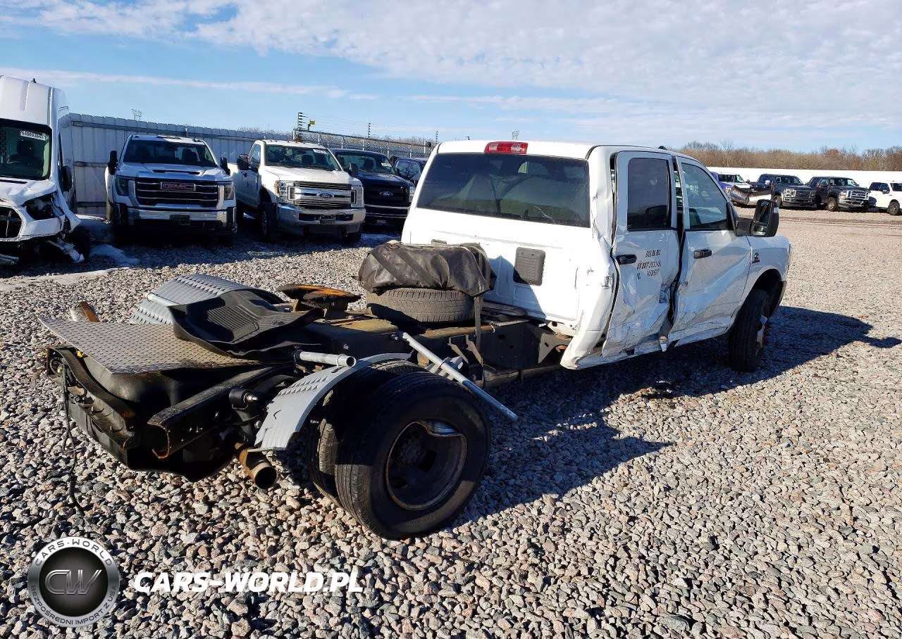 2023 Ram 3500 VIN:3C7WRTCL4PG605879 - 3