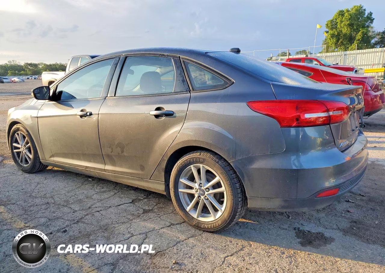 2015 Ford Focus Se VIN:1FADP3F20FL240895 - 2