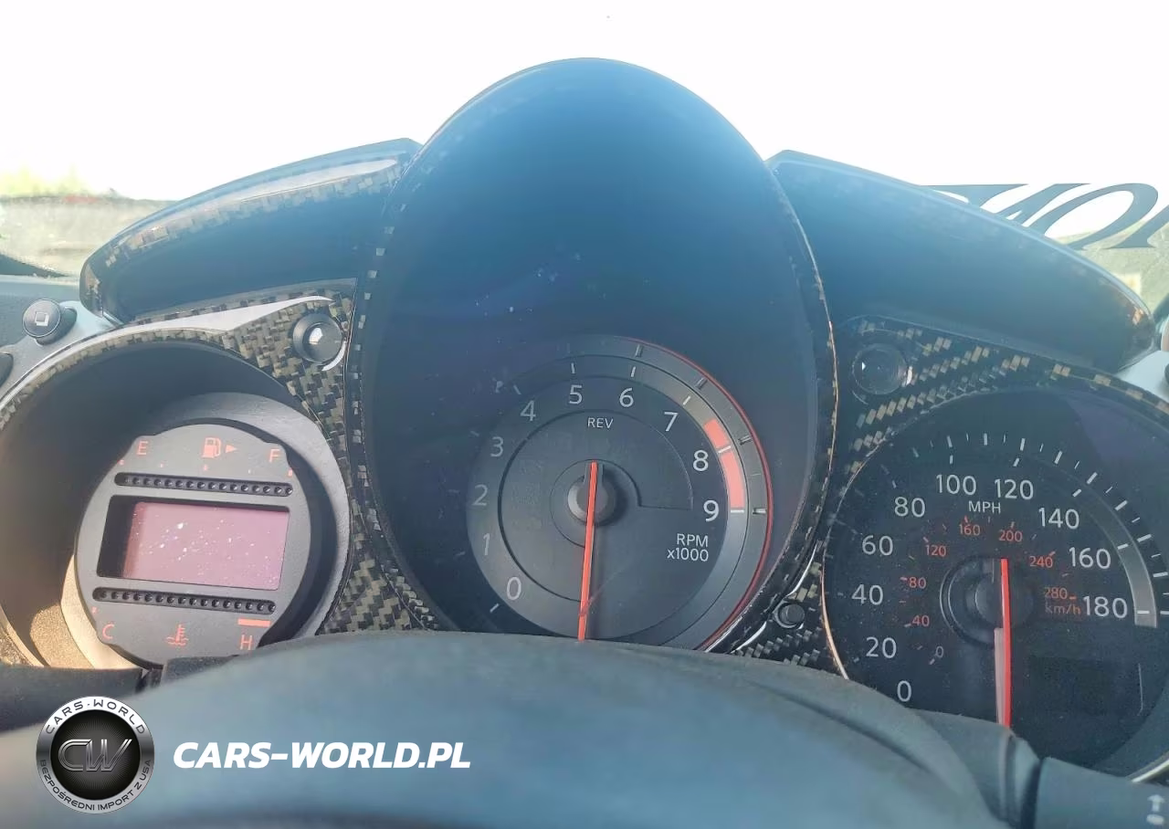 2015 Nissan 370Z Base VIN:JN1AZ4EHXFM441901 - 9