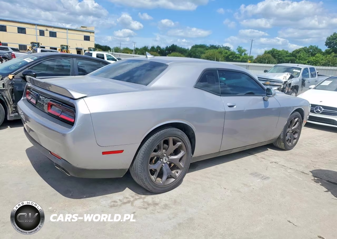 2018 Dodge Challenger Sxt VIN:2C3CDZAG2JH259382 - 3