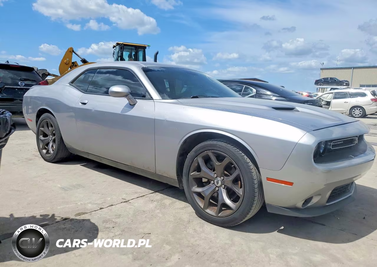 2018 Dodge Challenger Sxt VIN:2C3CDZAG2JH259382 - 4