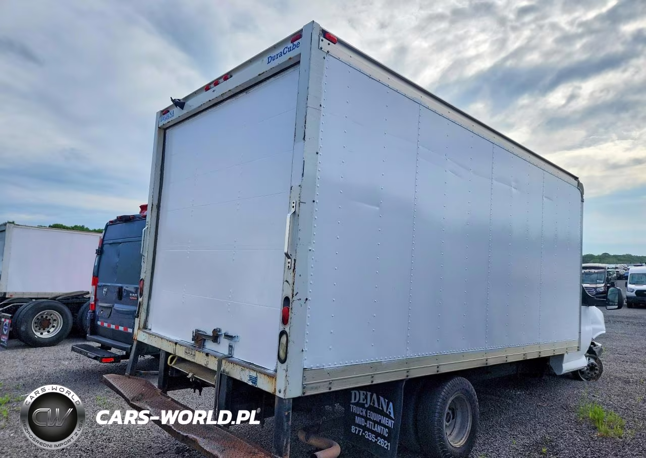 2017 GMC Savana Box Truck VIN:1HA37TCG1HN000053 - 3