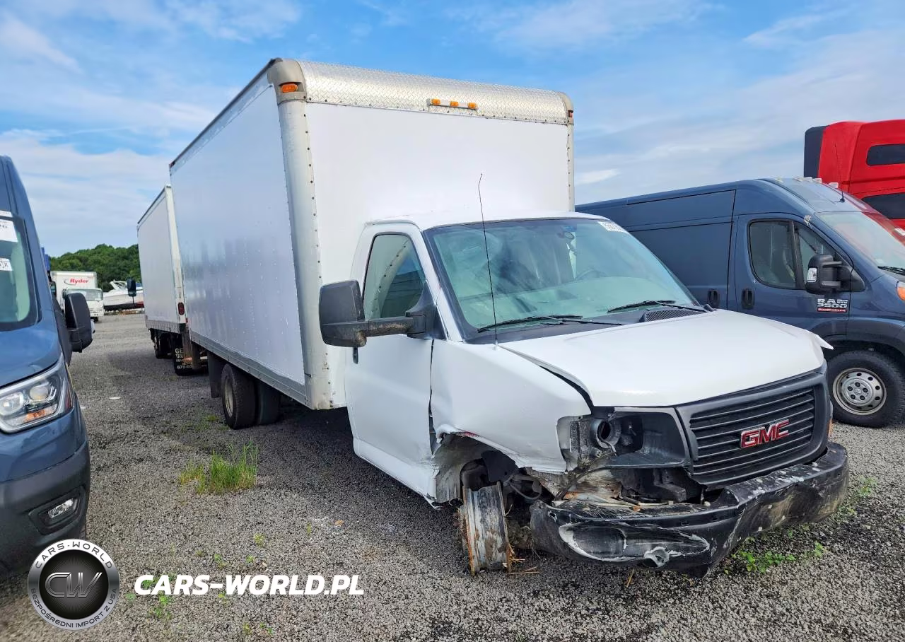 2017 GMC Savana Box Truck VIN:1HA37TCG1HN000053 - 4