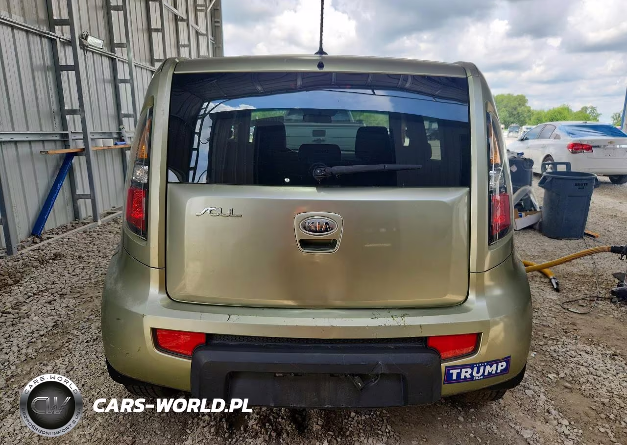 2010 Kia Soul + VIN:KNDJT2A25A7166496 - 6