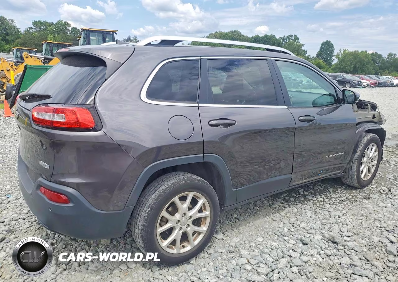 2017 Jeep Cherokee Latitude VIN:1C4PJLCB9HW663215 - 3