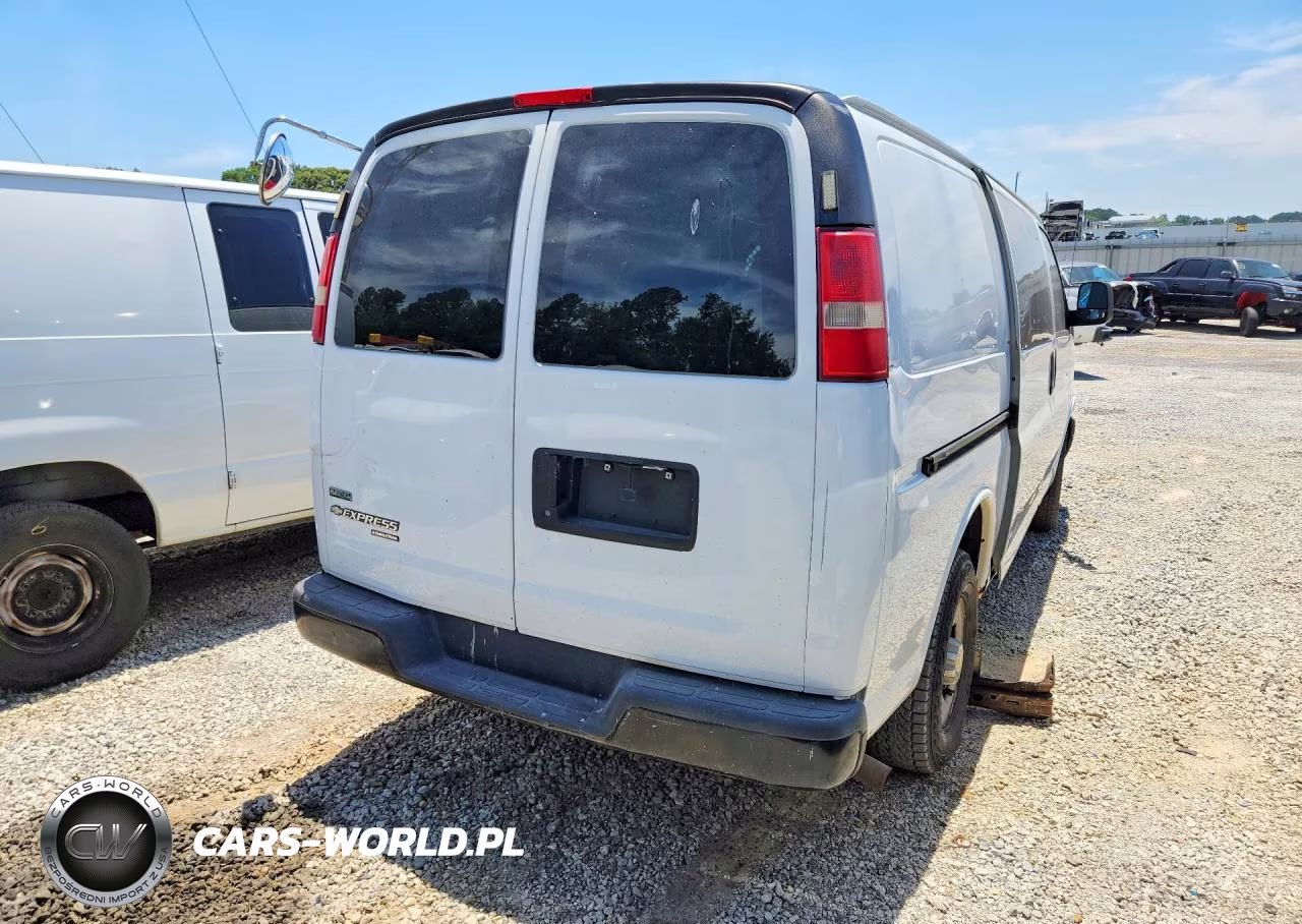 2011 Chevrolet Express G2500 VIN:1GCWGFCG0B1173046 - 3