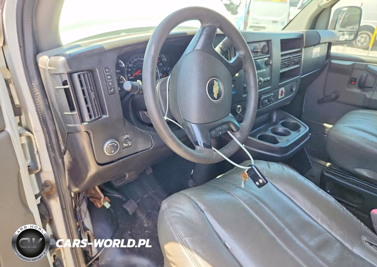 2011 Chevrolet Express G2500 VIN:1GCWGFCG0B1173046 - 8