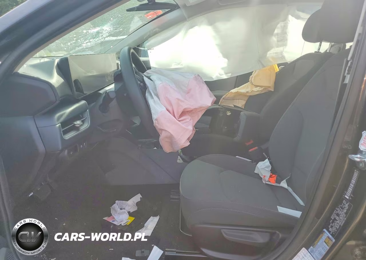 2025 Kia K4 Lxs VIN:3KPFT4DEXSE021124 - 7
