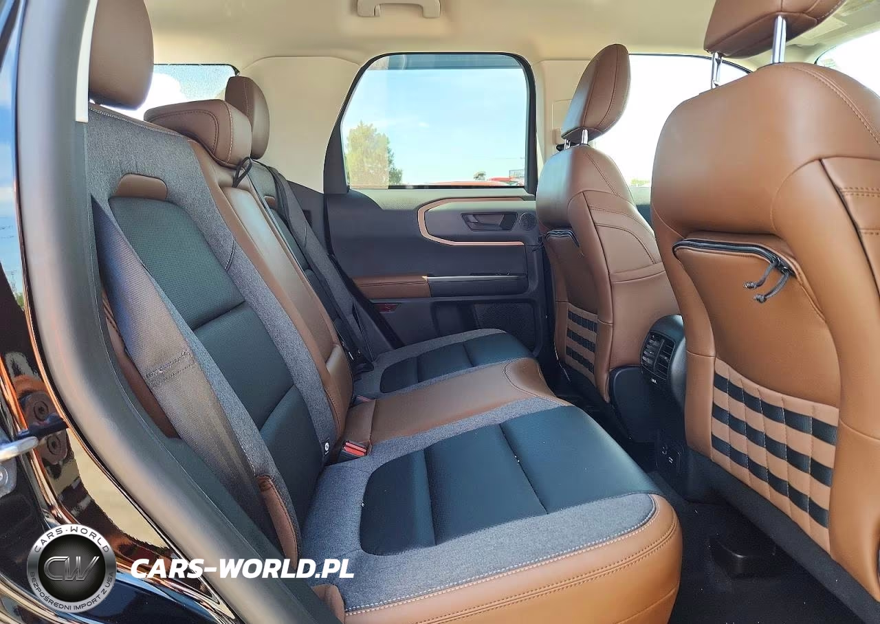2021 Ford Bronco Sport Outer Banks VIN:3FMCR9C68MRB40743 - 11