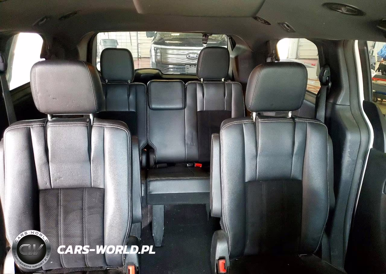 2018 Dodge Grand Caravan Sxt VIN:2C4RDGCG1JR216735 - 10