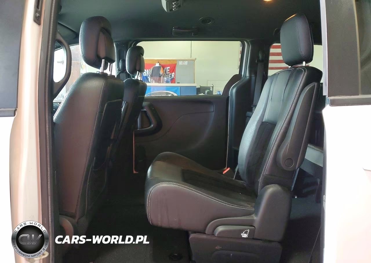 2018 Dodge Grand Caravan Sxt VIN:2C4RDGCG1JR216735 - 11
