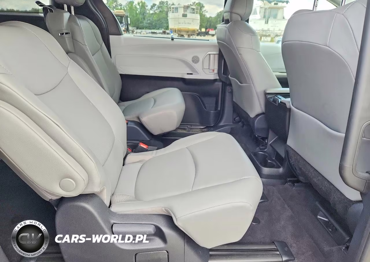 2026 Toyota Sienna Xle 8-Passenger VIN:5TDYRKEC0TS307953 - 11