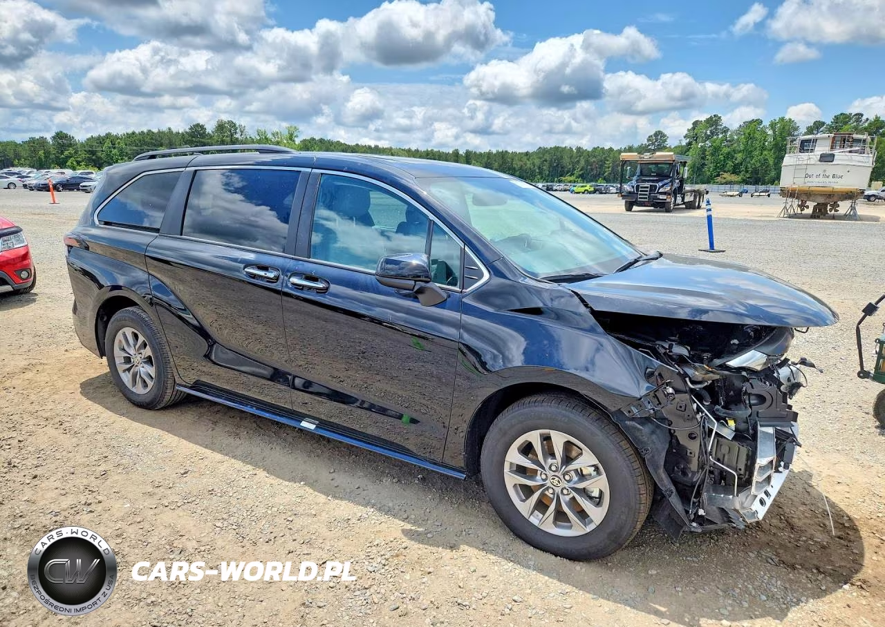 2026 Toyota Sienna Xle 8-Passenger VIN:5TDYRKEC0TS307953 - 4