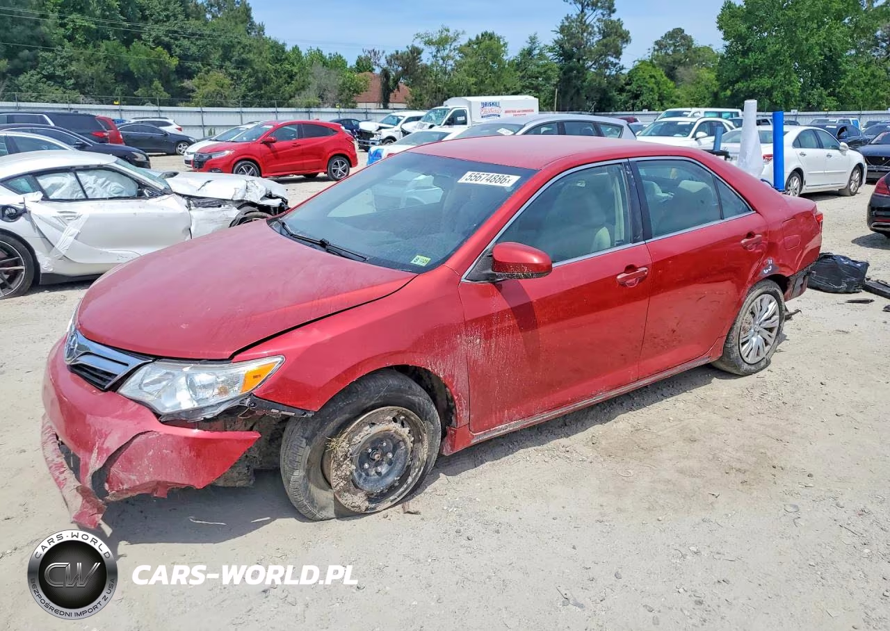 2014 Toyota Camry Le – zdjęcie 1 z 13