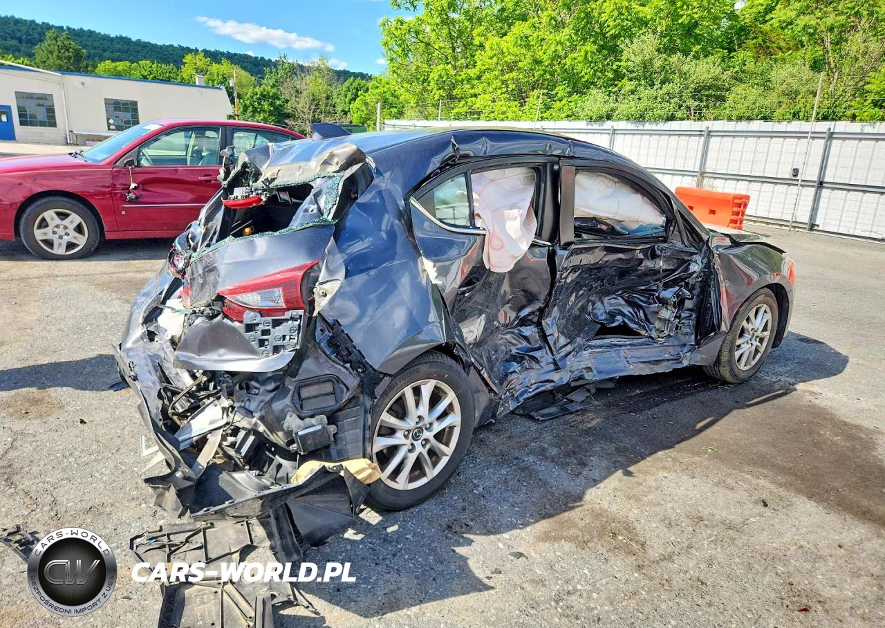 2015 Mazda 3 Touring VIN:3MZBM1L76FM203070 - 3