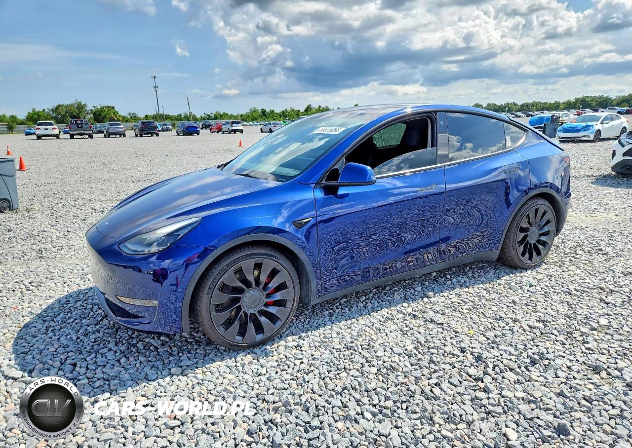 2022 Tesla Model Y Performance Dual Motor All-Wheel Drive – zdjęcie 1 z 13