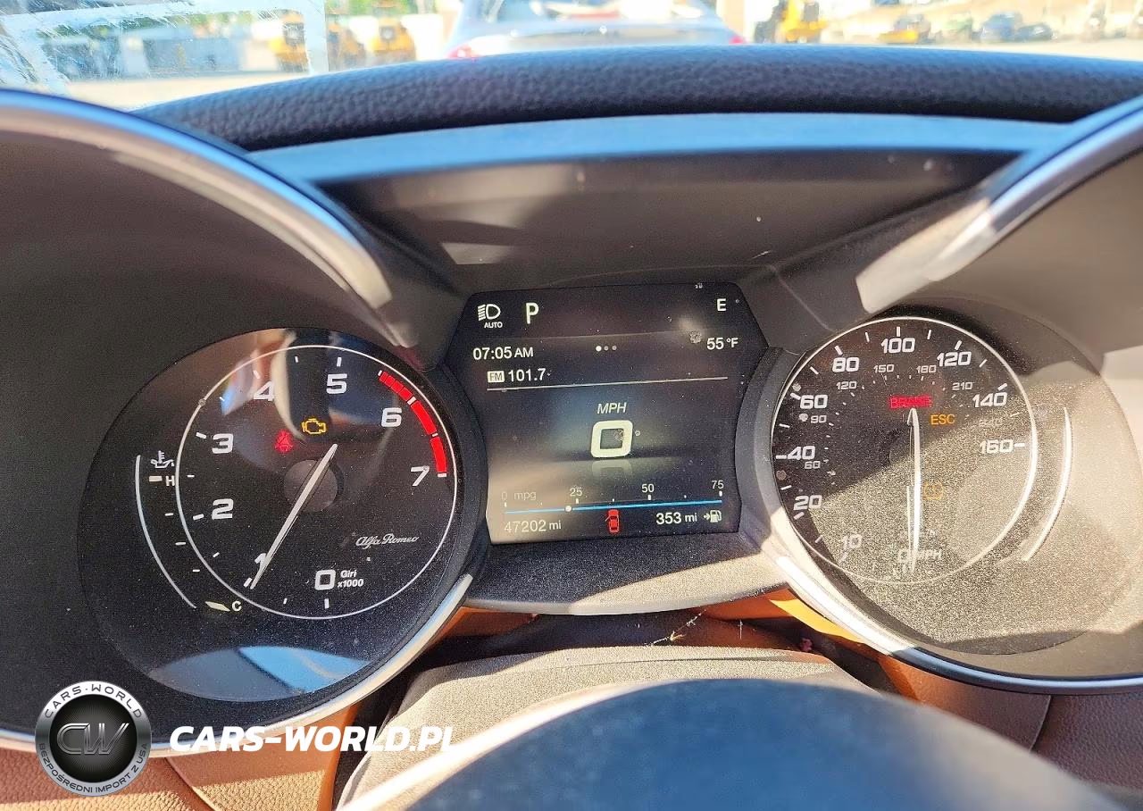 2019 Alfa Romeo Giulia VIN:ZARFANAN7K7601579 - 9