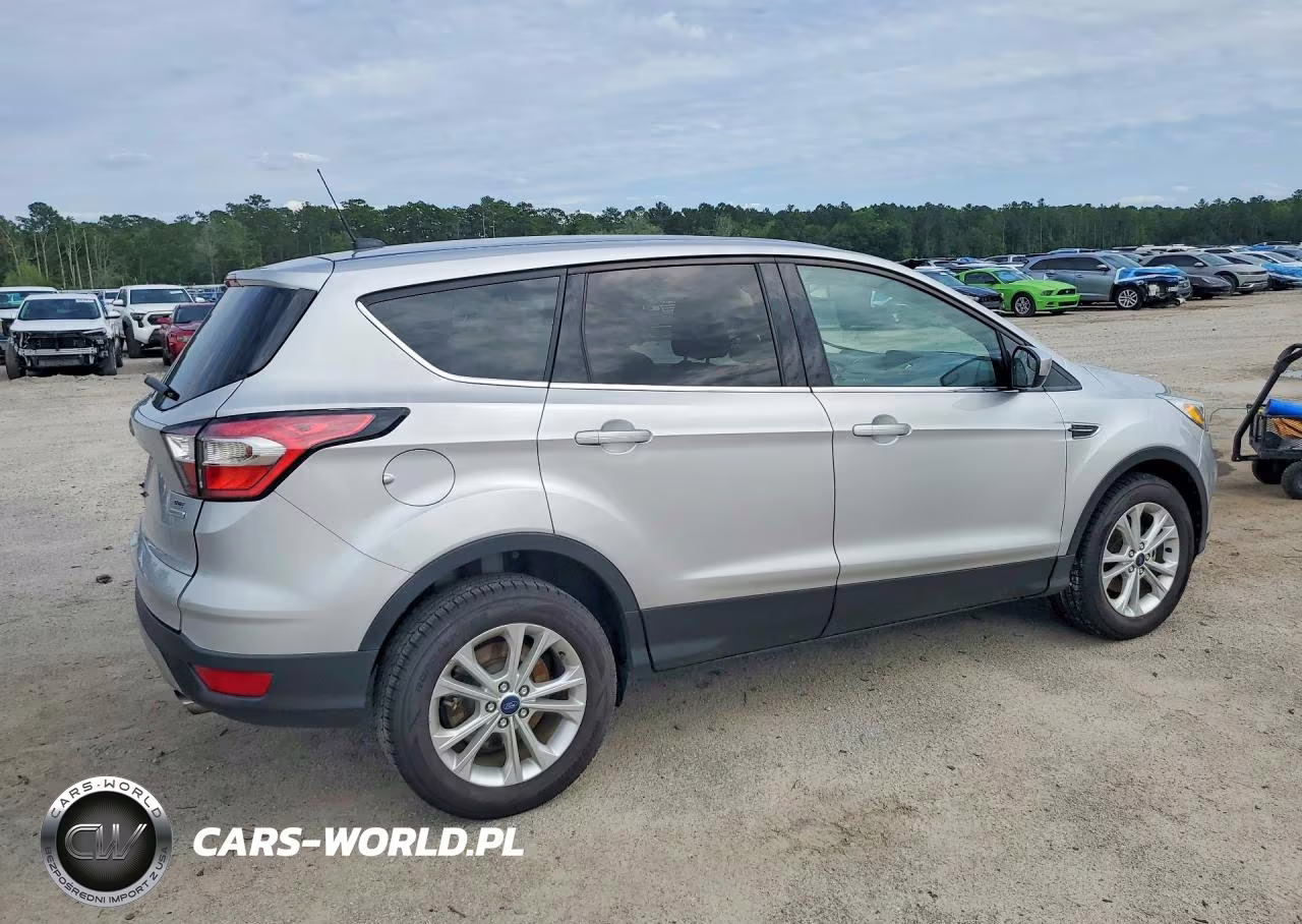 2017 Ford Escape Se VIN:1FMCU0GD7HUF01641 - 3