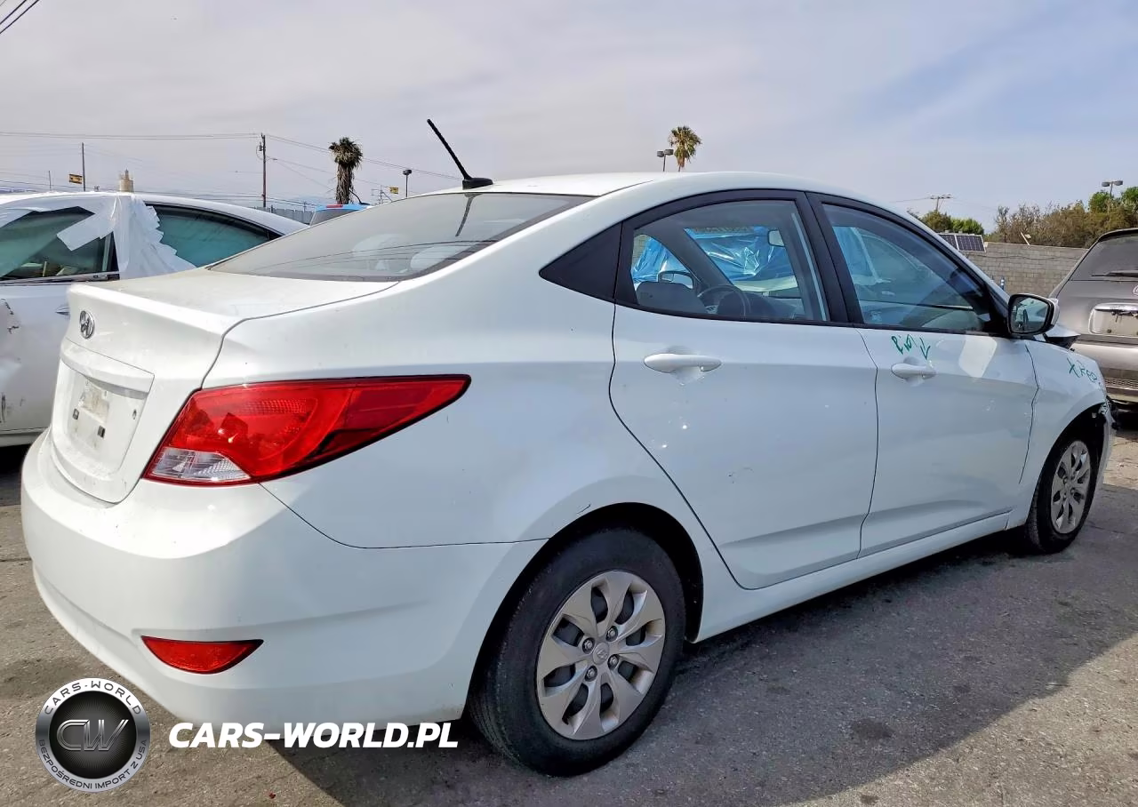2015 Hyundai Accent Gls VIN:KMHCT4AE6FU922047 - 3