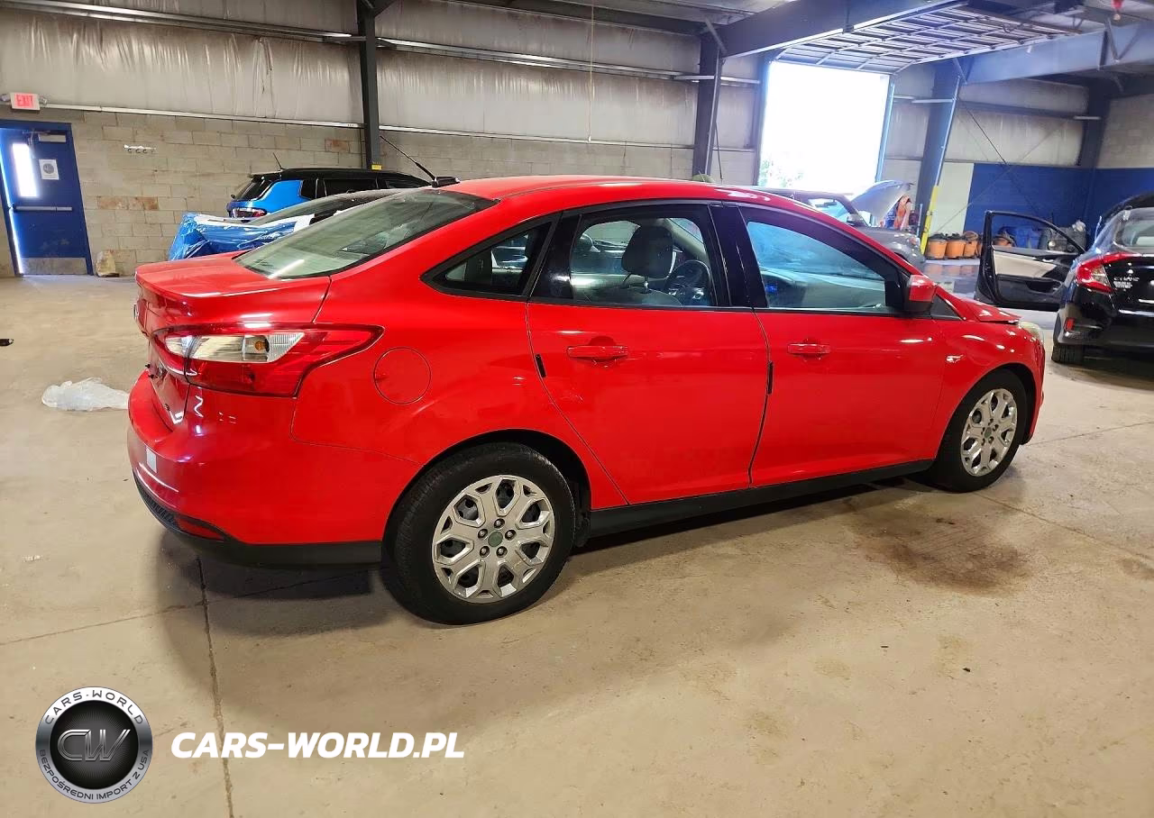 2012 Ford Focus Se VIN:1FAHP3F27CL297477 - 3