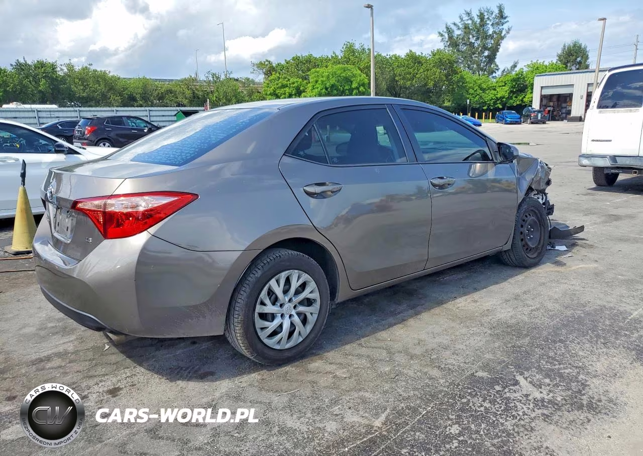 2019 Toyota Corolla Le VIN:2T1BURHE5KC233284 - 3