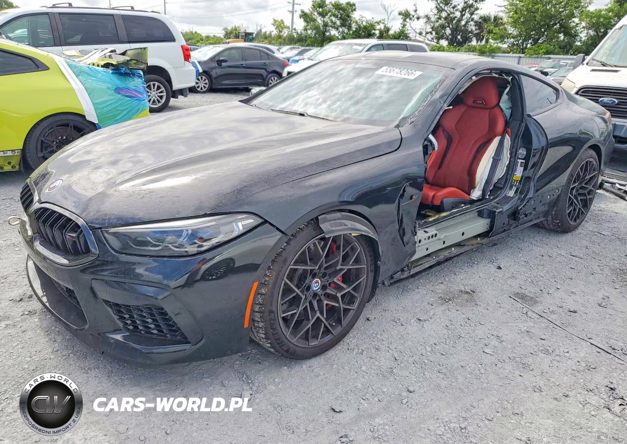 2023 BMW M8