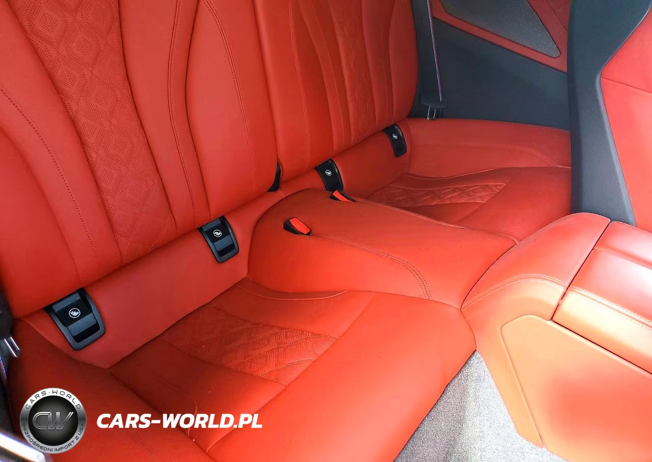2023 BMW M8 VIN:WBSAE0C04PCM39107 - 10