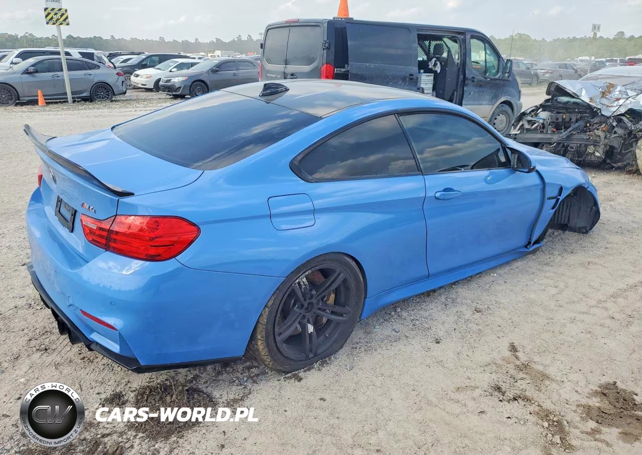 2015 BMW M4 VIN:WBS3R9C50FK331844 - 3
