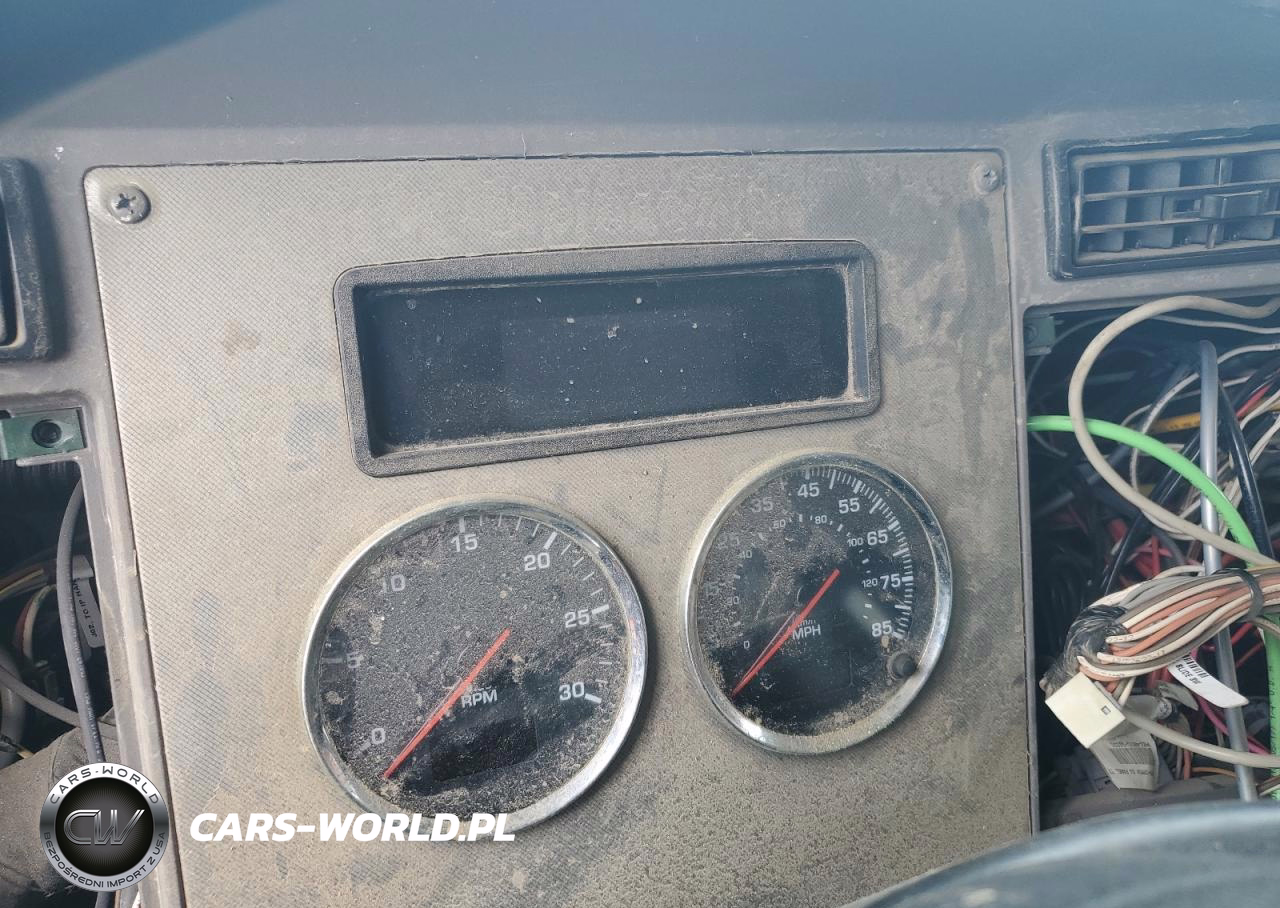 2018 Kenworth Construction T370 VIN:2NKHLJ9X9JM202225 - 8