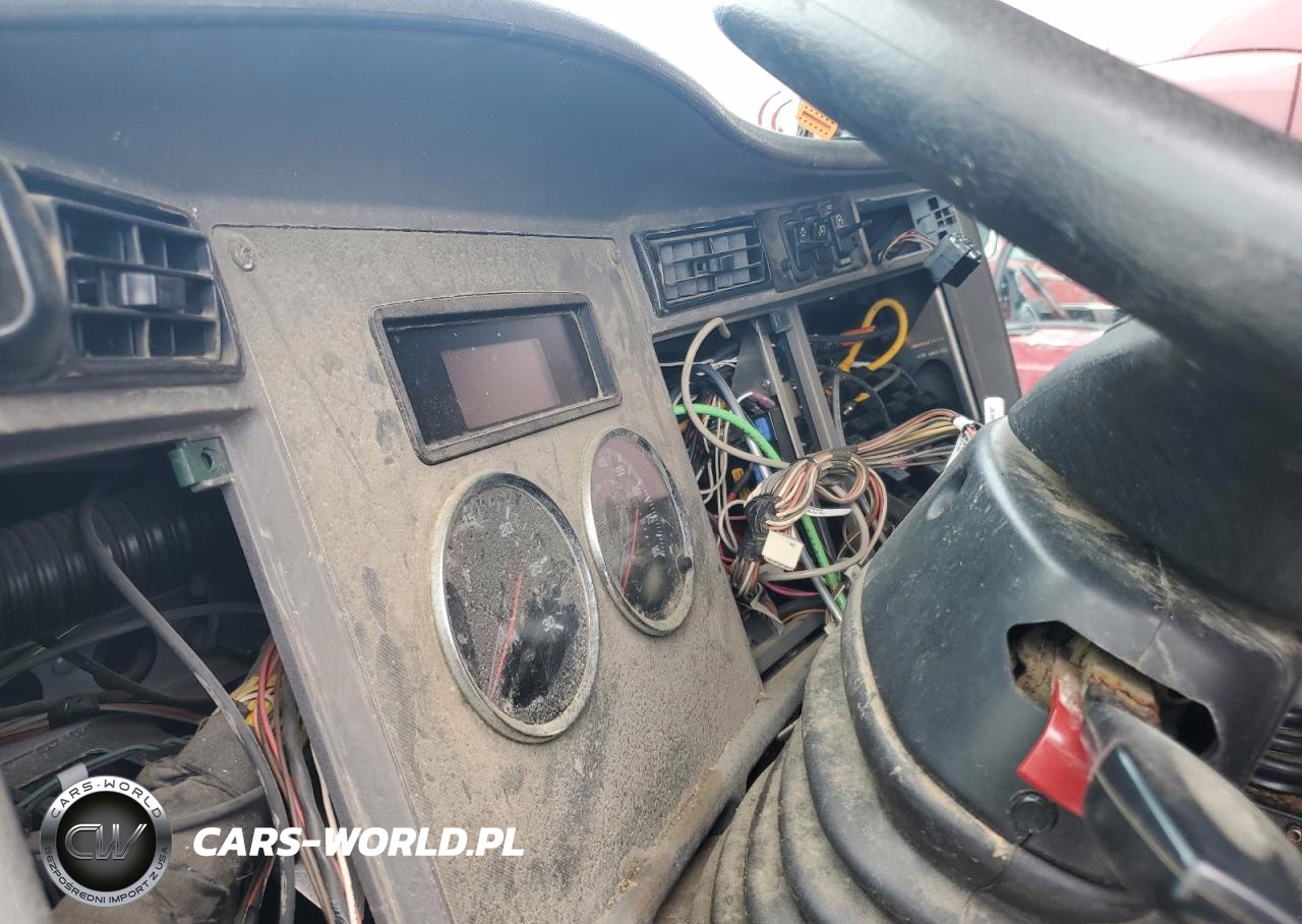 2018 Kenworth Construction T370 VIN:2NKHLJ9X9JM202225 - 9