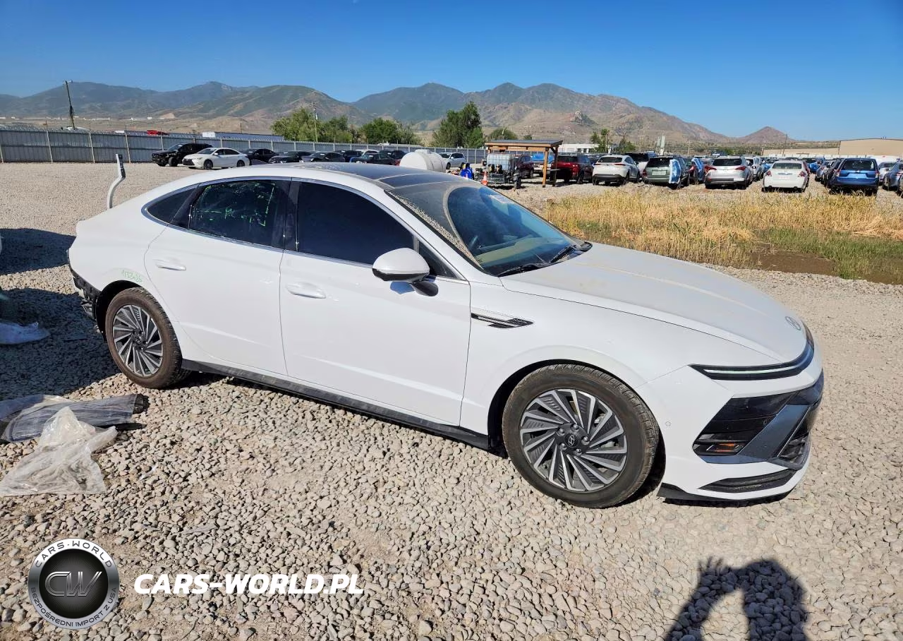2025 Hyundai Sonata Hybrid Limited VIN:KMHL54JJ2SA109288 - 4
