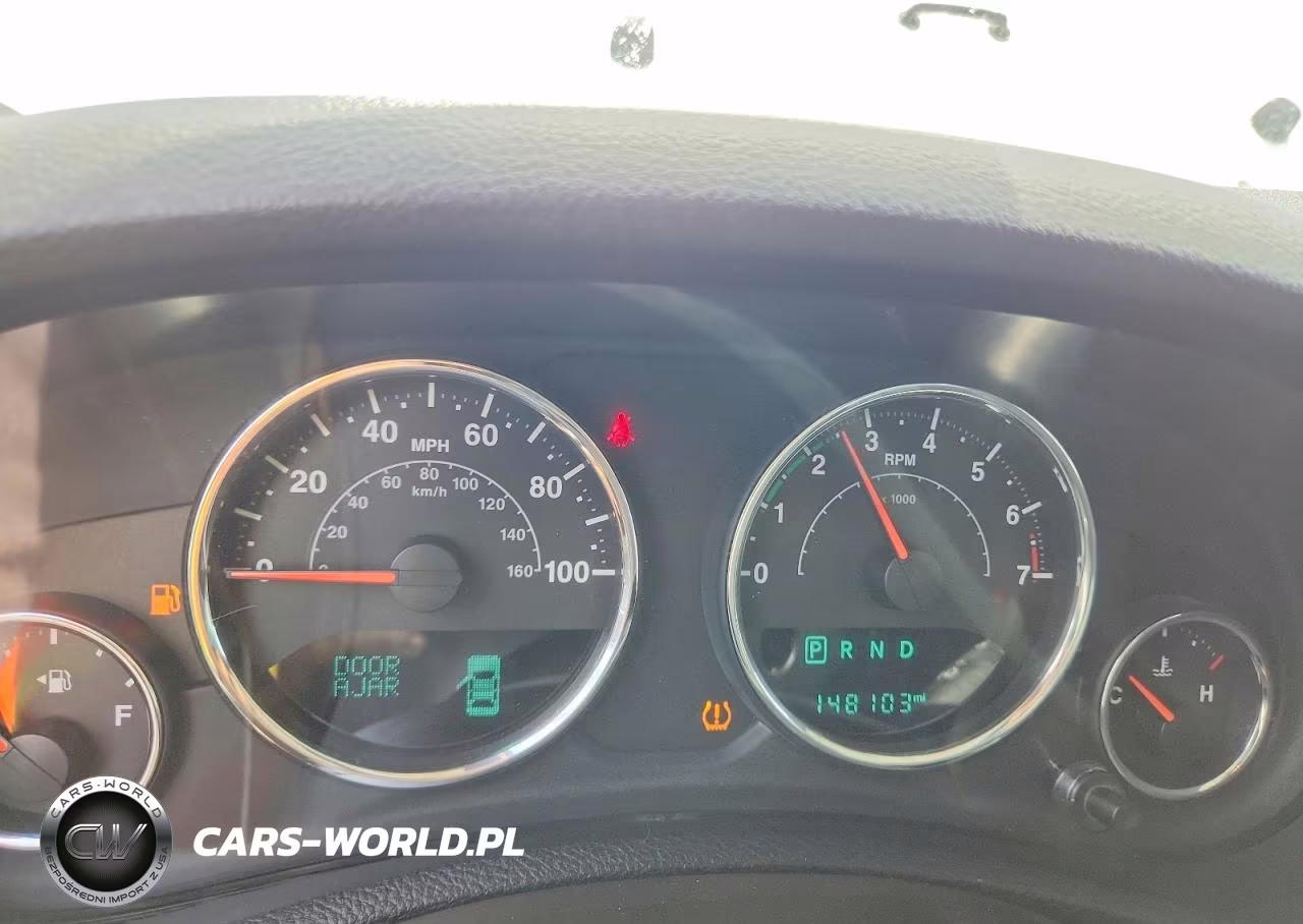 2016 Jeep Wrangler Unlimited Sport VIN:1C4BJWDG5GL160318 - 9
