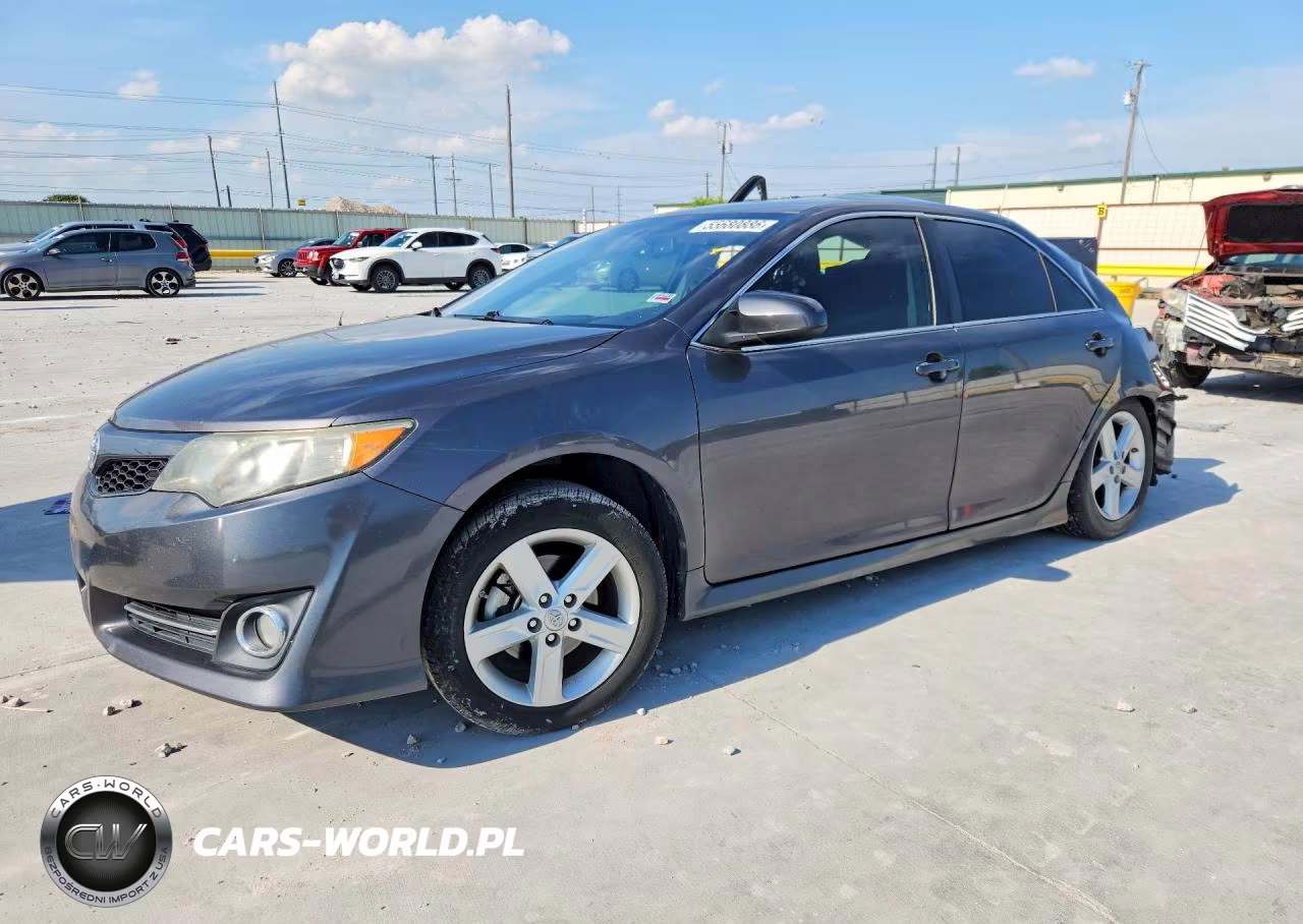 2014 Toyota Camry Se – zdjęcie 1 z 12