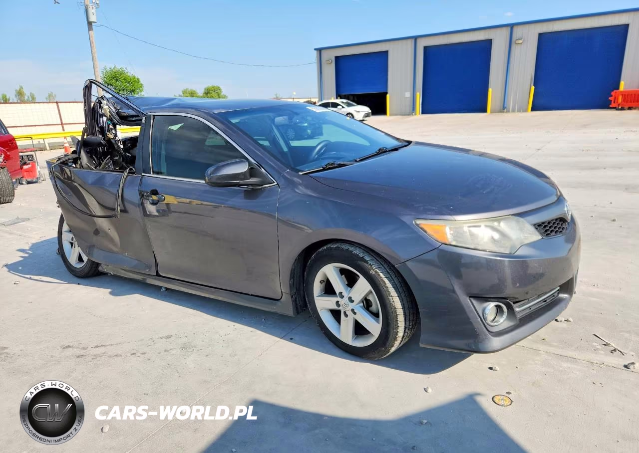2014 Toyota Camry Se VIN:4T1BF1FKXEU329550 - 4