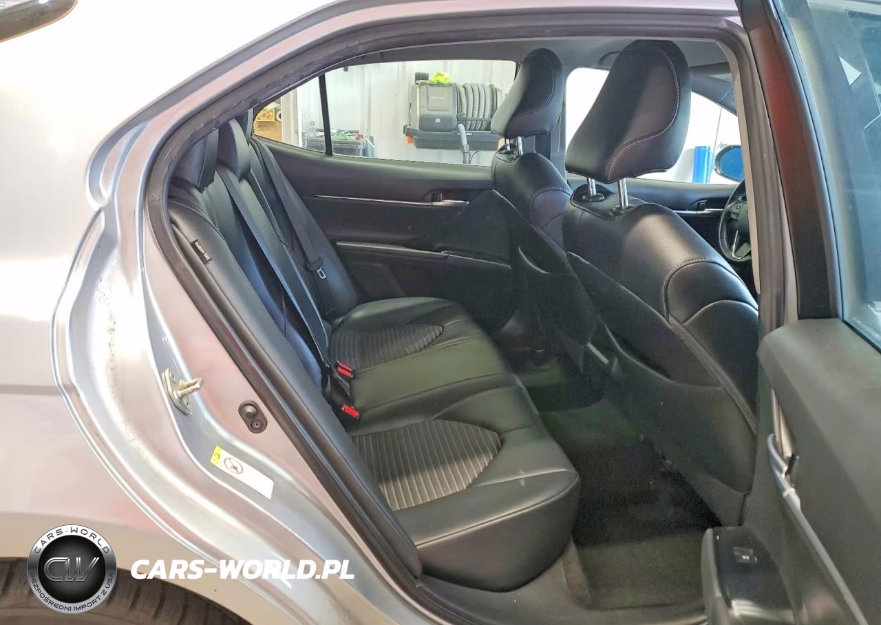2018 Toyota Camry Se VIN:4T1B11HK9JU093091 - 10