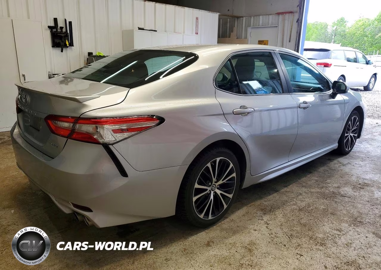 2018 Toyota Camry Se VIN:4T1B11HK9JU093091 - 3