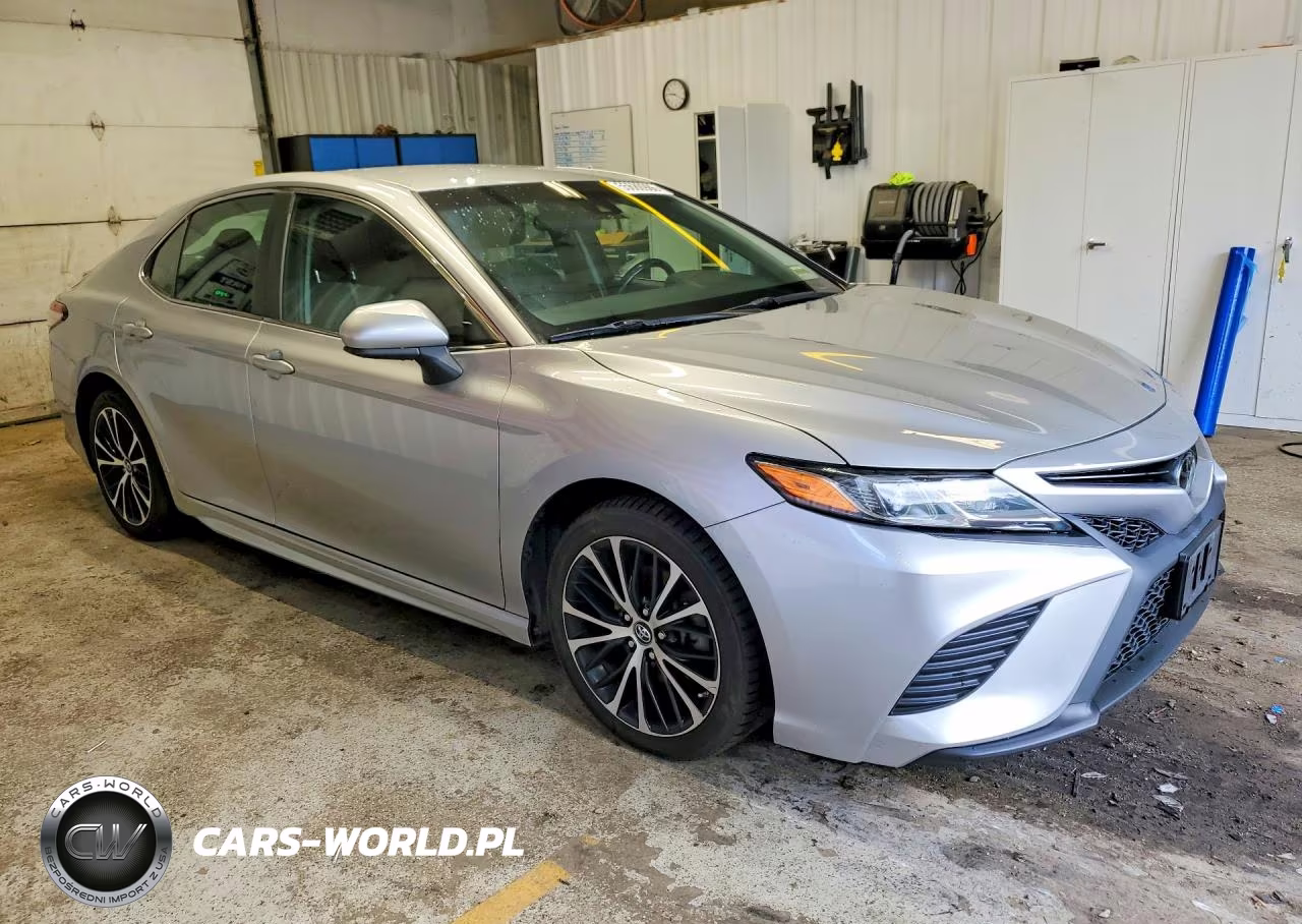 2018 Toyota Camry Se VIN:4T1B11HK9JU093091 - 4