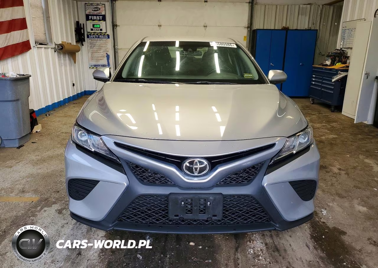 2018 Toyota Camry Se VIN:4T1B11HK9JU093091 - 5