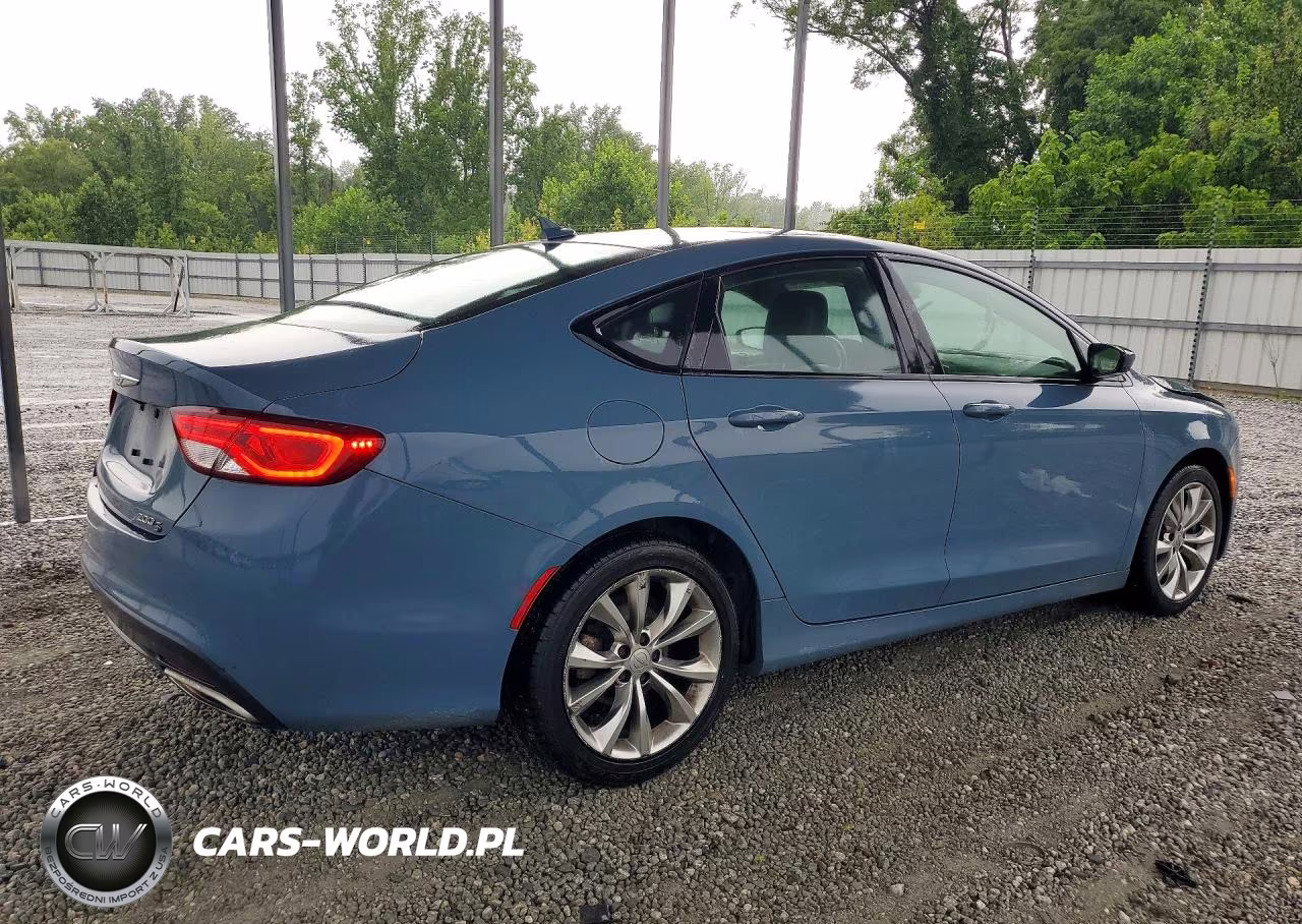 2015 Chrysler 200 S VIN:1C3CCCBG9FN678164 - 3