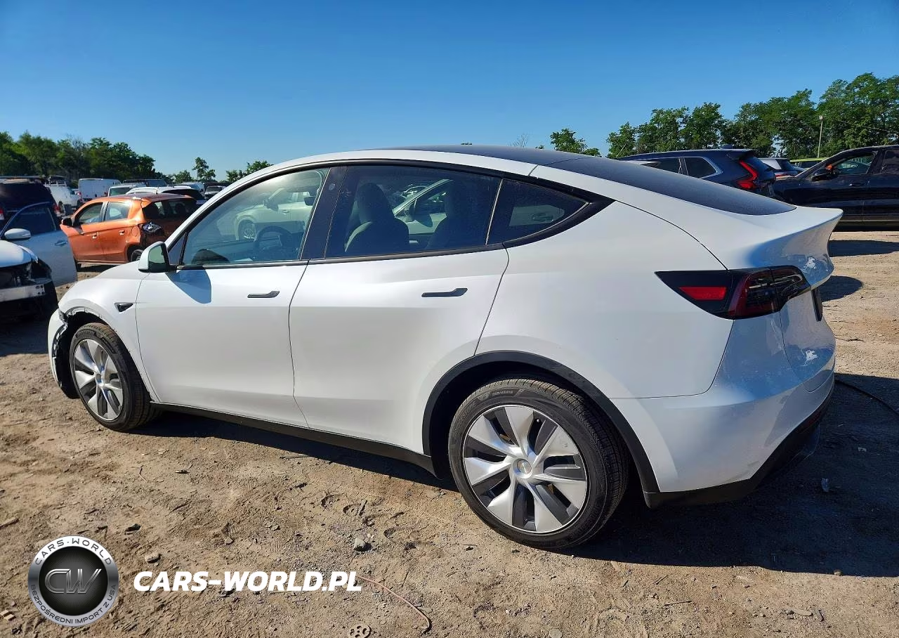 2023 Tesla Model Y VIN:7SAYGDEE9PA106758 - 2