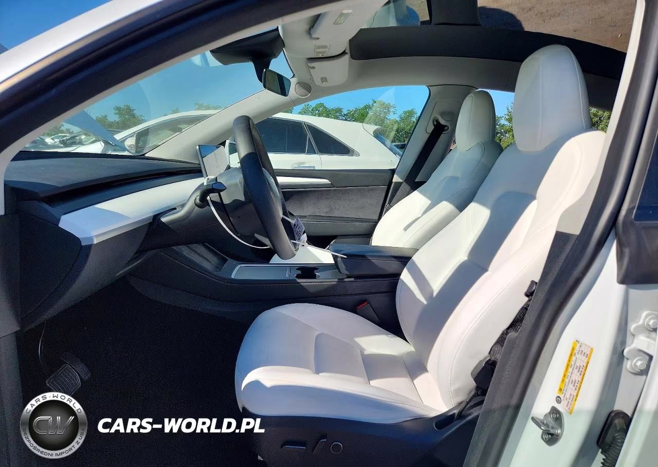 2023 Tesla Model Y VIN:7SAYGDEE9PA106758 - 7