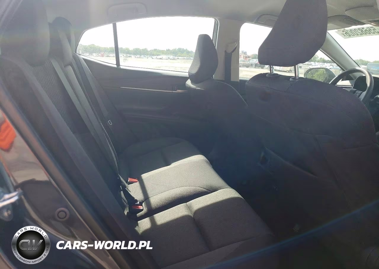 2025 Toyota Camry Le VIN:4T1DAACK5SU563571 - 10