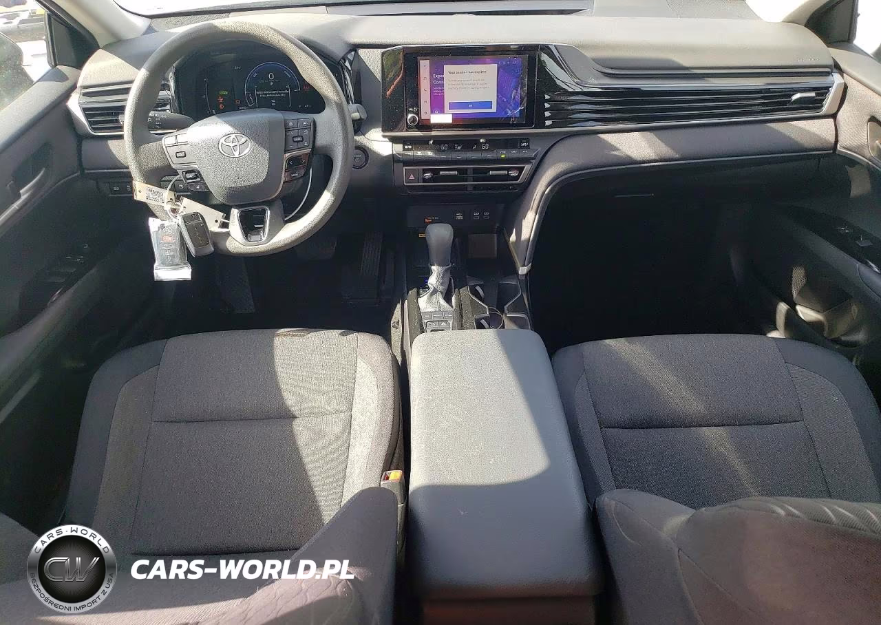 2025 Toyota Camry Le VIN:4T1DAACK5SU563571 - 8