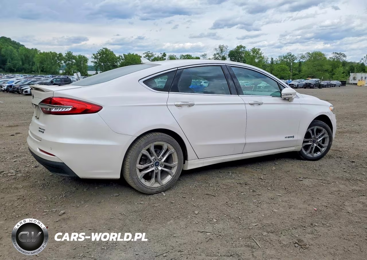 2019 Ford Fusion Titanium VIN:3FA6P0RU2KR208255 - 3