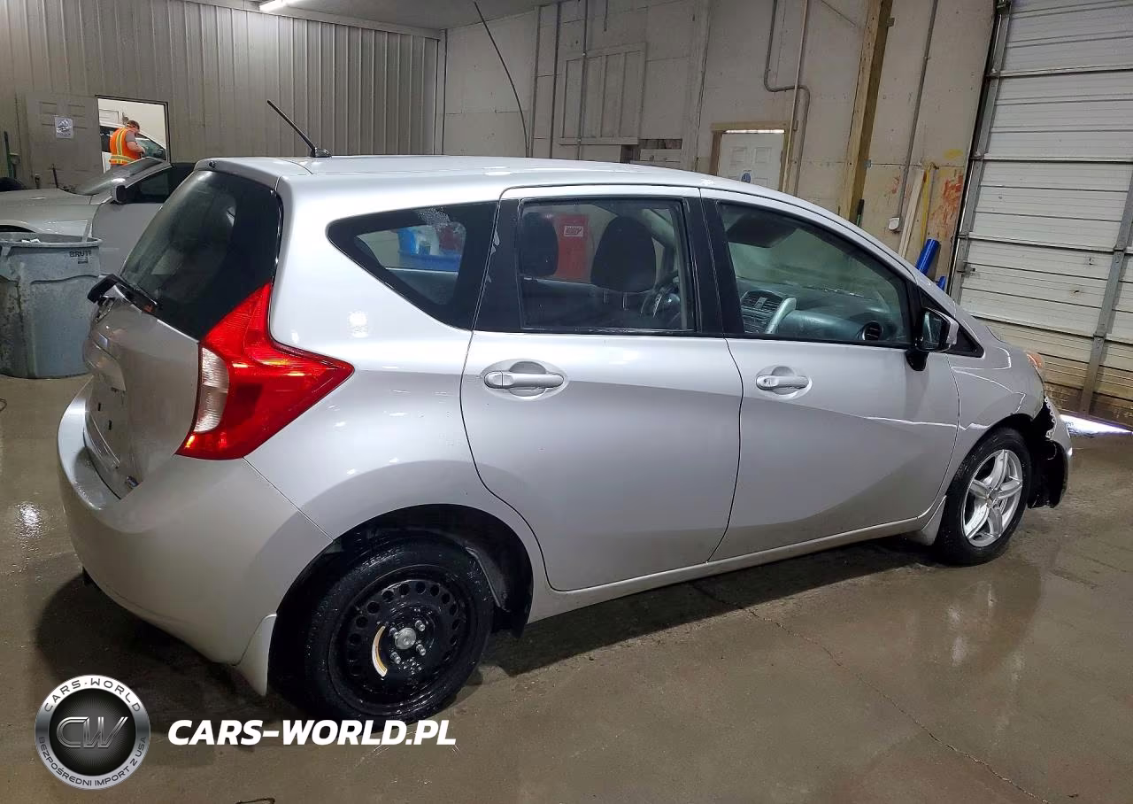 2015 Nissan Versa Note S Plus VIN:3N1CE2CP3FL424449 - 3